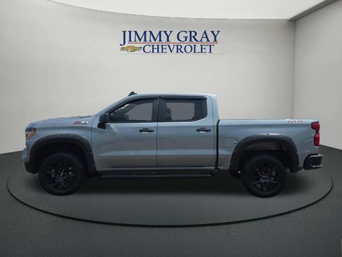 Used 2025 Chevrolet Silverado 1500 Custom Trail Boss AWD/4WD image 2