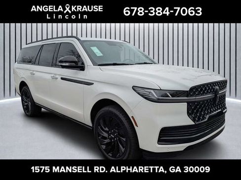 New 2026 Lincoln Navigator L Reserve w/ Jet Appearance Package AWD/4WD image 1