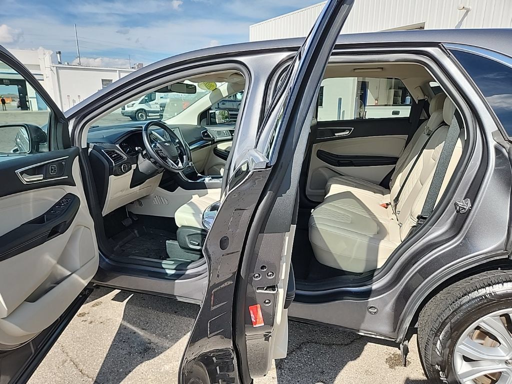 Used 2024 Ford Edge SEL w/ Convenience Package AWD/4WD image 11