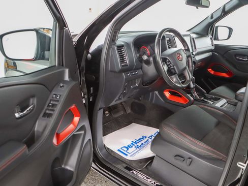 Used 2022 Nissan Frontier PRO-4X w/ Technology Package image 3
