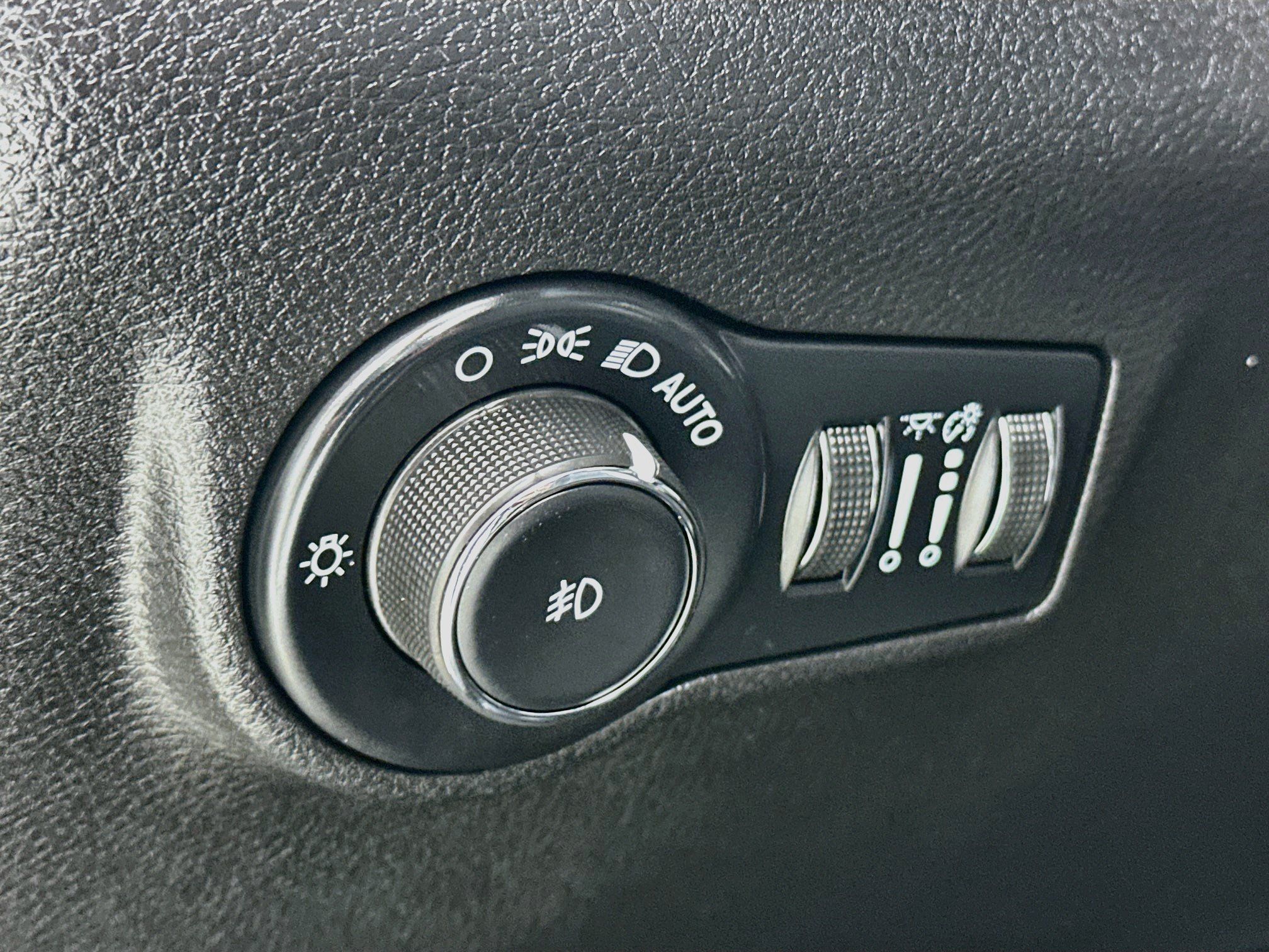 Used 2023 Jeep Compass Limited AWD/4WD image 10