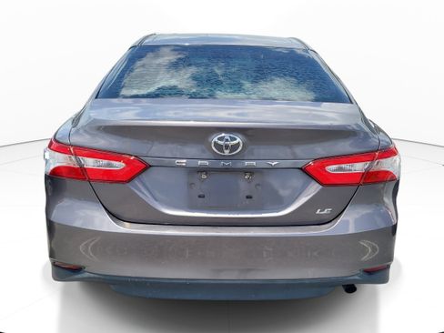 Used 2018 Toyota Camry LE w/ Convenience Package FWD image 6