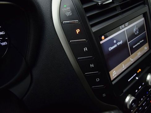 Used 2017 Lincoln MKC Premiere FWD image 21