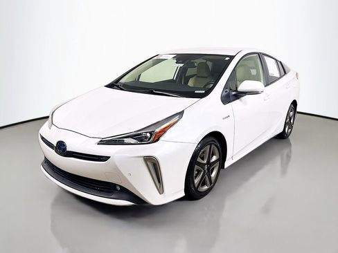 Used 2022 Toyota Prius XLE FWD image 3