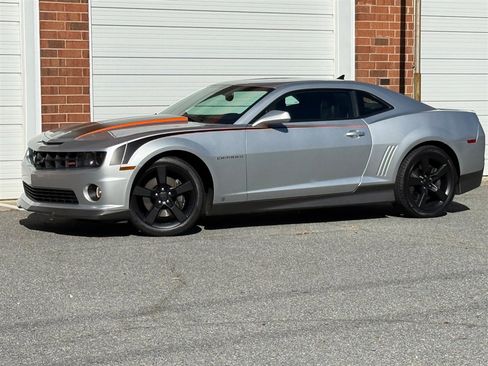 Used 2010 Chevrolet Camaro SS w/ LPO, Ground Effects Package image 11
