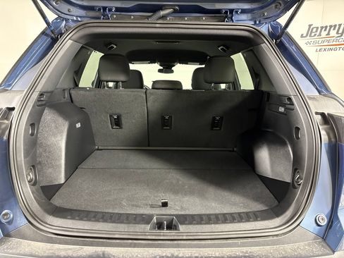 Used 2026 Chevrolet Equinox LT AWD/4WD image 25