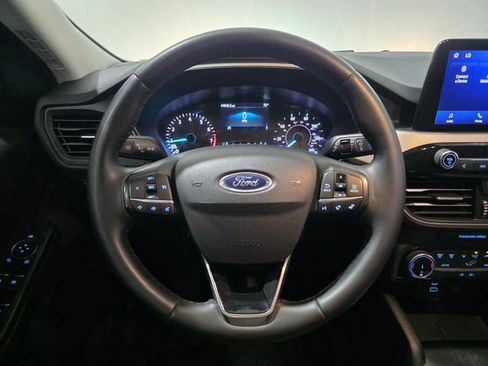 Used 2022 Ford Escape SE w/ SE Sport Appearance Package FWD image 16
