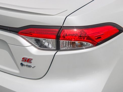 Used 2025 Toyota Corolla SE w/ Convenience Package image 10