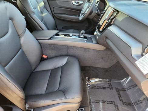 New 2025 Volvo XC60 B5 Core w/ Protection Package Premier image 17