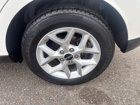 Used 2025 Kia Soul LX w/ LX Technology Package image 30