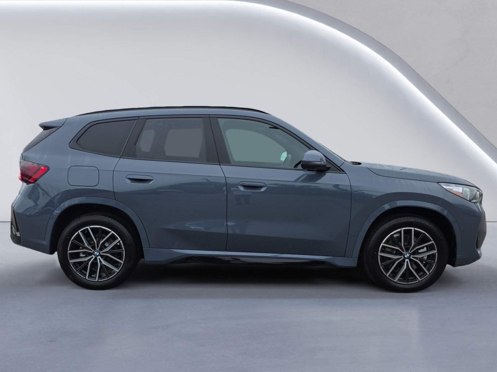 New 2027 BMW X1 xDrive28i AWD/4WD image 3