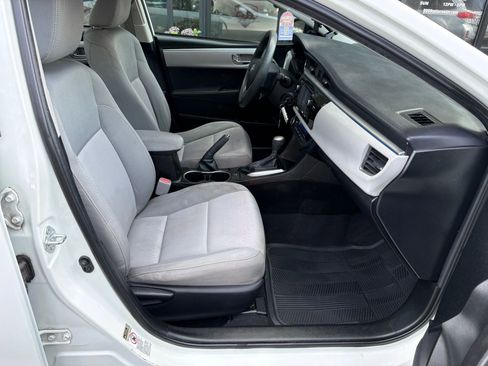 Used 2014 Toyota Corolla LE FWD image 22