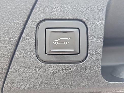 Used 2019 Buick Envision Essence w/ LPO, Active Package image 7
