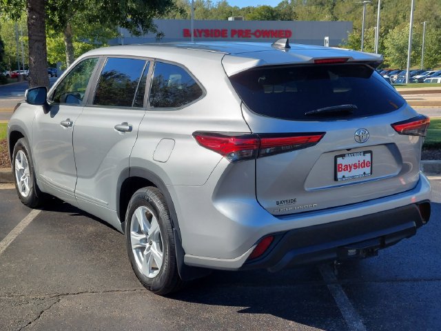 Used 2023 Toyota Highlander L FWD image 15