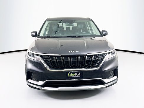 Used 2024 Kia Carnival LX image 2