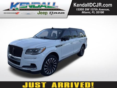 Used 2022 Lincoln Navigator L Black Label AWD/4WD image 1
