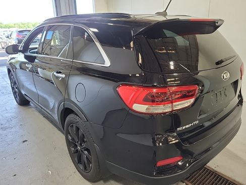 Used 2019 Kia Sorento S AWD/4WD image 5