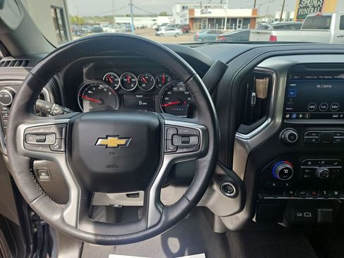 Used 2022 Chevrolet Silverado 1500 LT AWD/4WD image 13