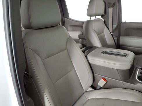 Used 2020 Chevrolet Silverado 1500 LTZ AWD/4WD image 9
