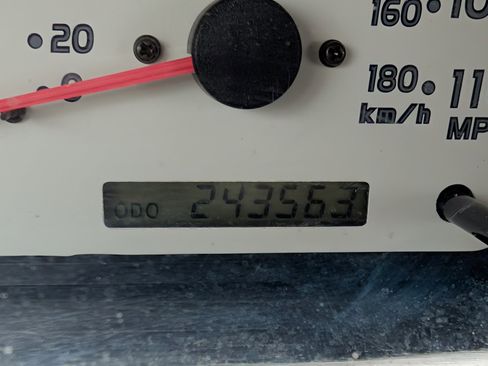 Used 2004 Toyota Tacoma PreRunner image 9