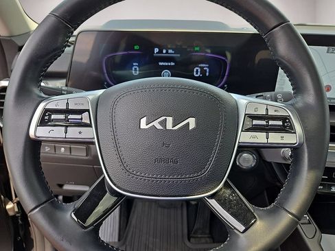 Used 2024 Kia Telluride S w/ S Sunroof Package FWD image 18