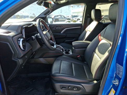 Used 2023 Chevrolet Colorado Z71 w/ Z71 Convenience Package 2 image 12