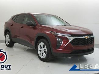 Used 2025 Chevrolet Trax LS image 1