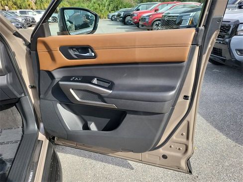 Used 2023 Nissan Pathfinder Platinum w/ Lighting Package (N93) image 37