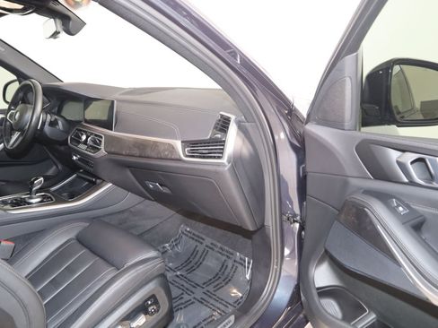 Used 2022 BMW X5 xDrive40i w/ M Sport Package AWD/4WD image 41