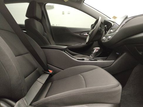 Used 2025 Chevrolet Malibu LS FWD image 21