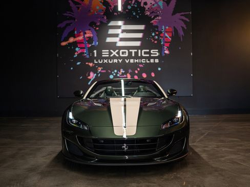 Used 2019 Ferrari Portofino image 3