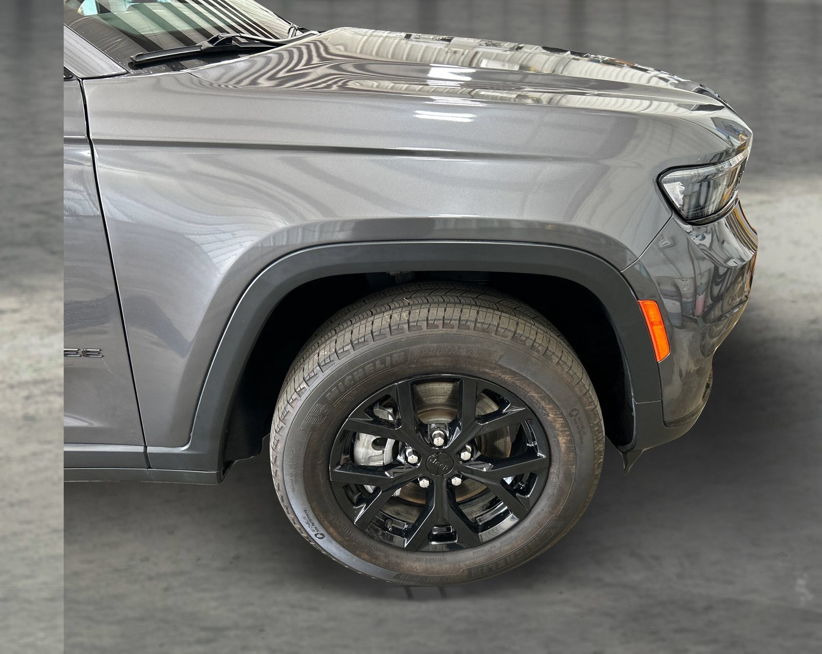 Used 2024 Jeep Grand Cherokee L Laredo AWD/4WD image 22