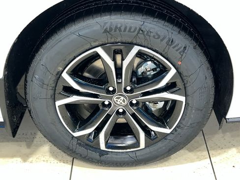 New 2026 Toyota Sienna Platinum AWD/4WD image 4