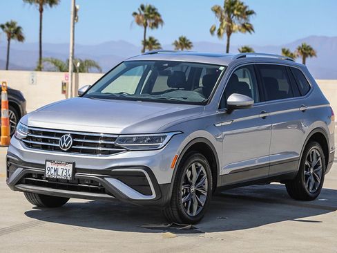 Used 2022 Volkswagen Tiguan SE FWD image 3