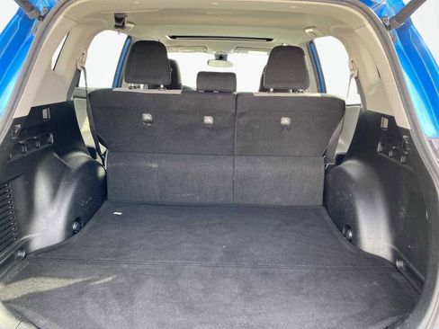 Used 2018 Toyota RAV4 XLE FWD image 30