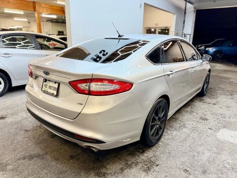 Used 2014 Ford Fusion SE image 3