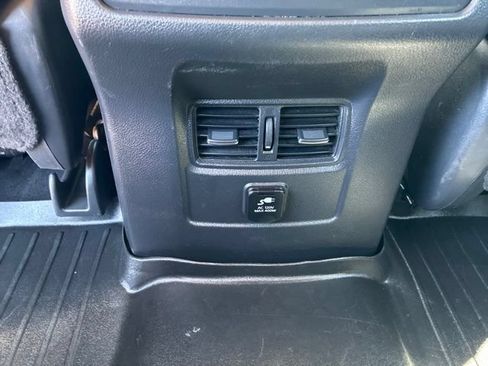 Used 2017 Nissan Titan PRO-4X AWD/4WD image 27