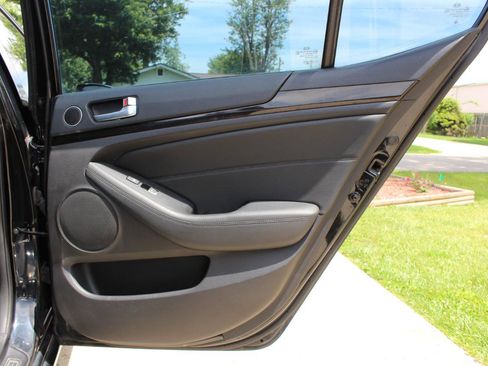 Used 2014 Kia Cadenza Premium w/ Technology Package FWD image 33