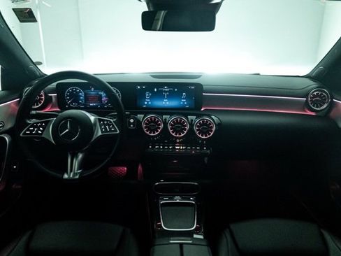 Used 2025 Mercedes-Benz CLA 250 image 38