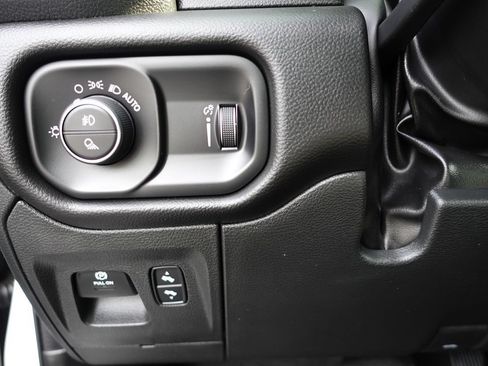 Used 2023 RAM 1500 Big Horn AWD/4WD image 58