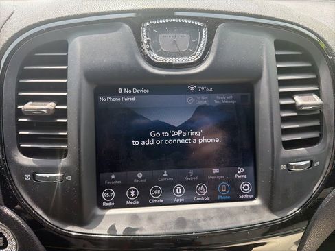 Used 2019 Chrysler 300 S image 14