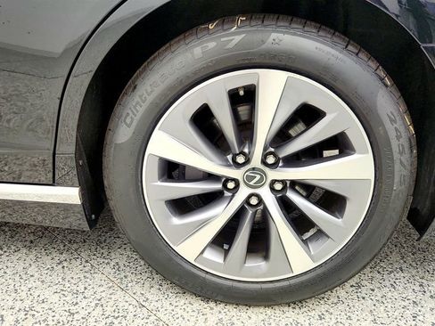 Used 2019 Lexus LS 500 AWD w/ Accessory Package (Z1) image 9