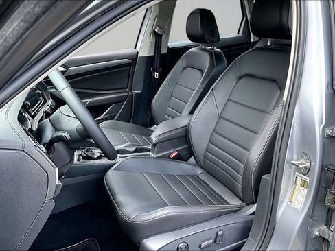 Used 2022 Volkswagen Jetta SE FWD image 21