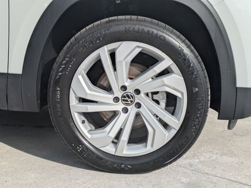 Certified 2023 Volkswagen Atlas SE FWD image 10