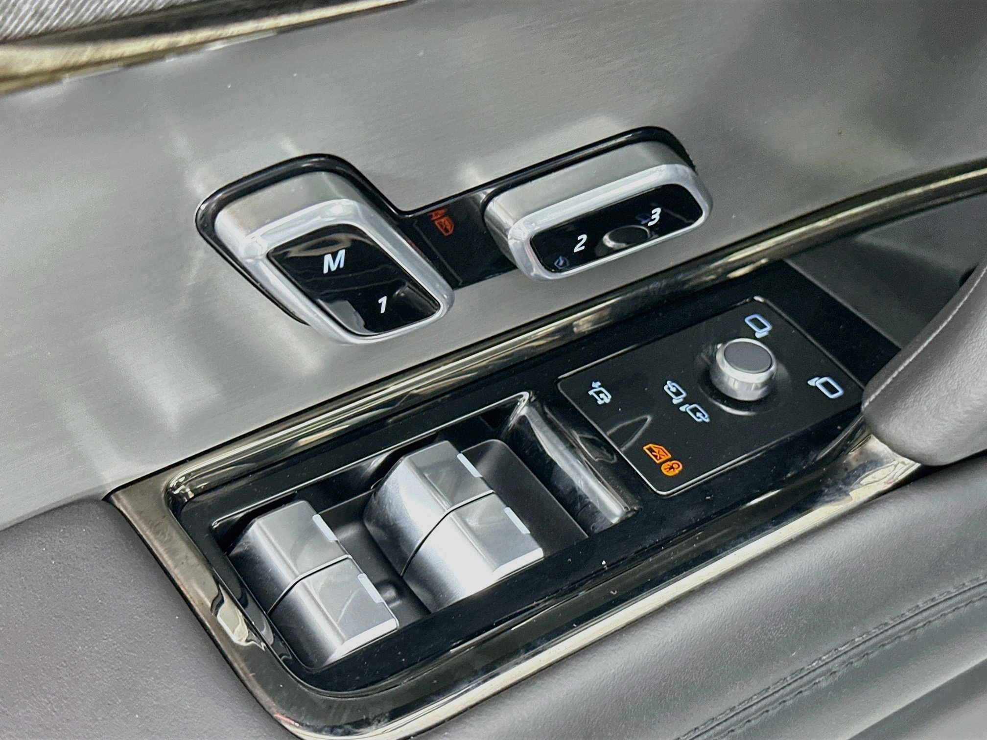 Used 2024 Land Rover Range Rover Sport SE AWD/4WD image 18