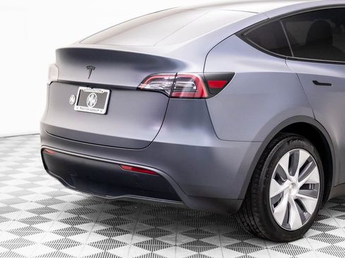 Used 2023 Tesla Model Y Long Range image 35