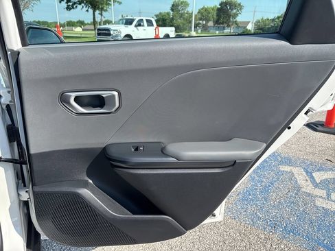 Used 2025 Kia K4 FWD image 41
