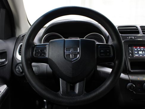 Used 2018 Dodge Journey SE FWD image 9