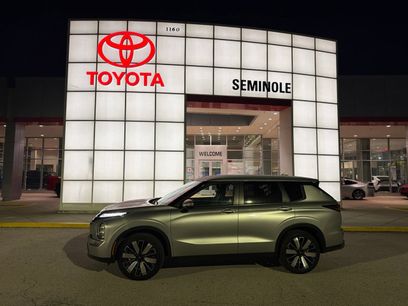 Used 2025 Mitsubishi Outlander SE