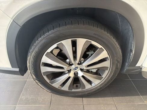 Used 2022 Subaru Ascent Limited w/ Technology Package image 6